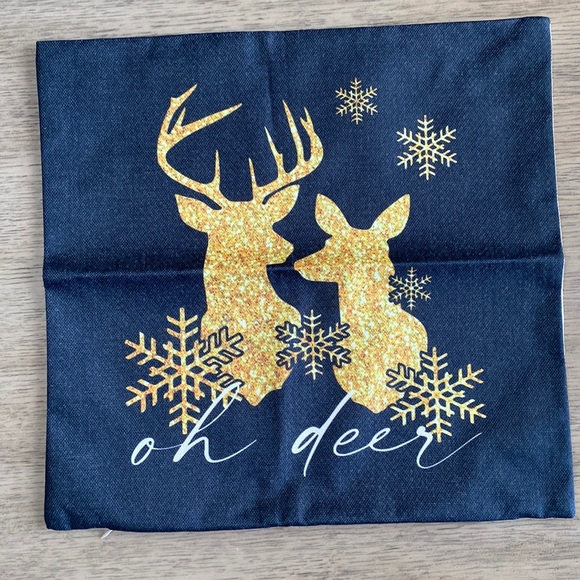 4 pillow covers New in Package Christmas Pillow Covers Set of 4 - Picture 4 of 9